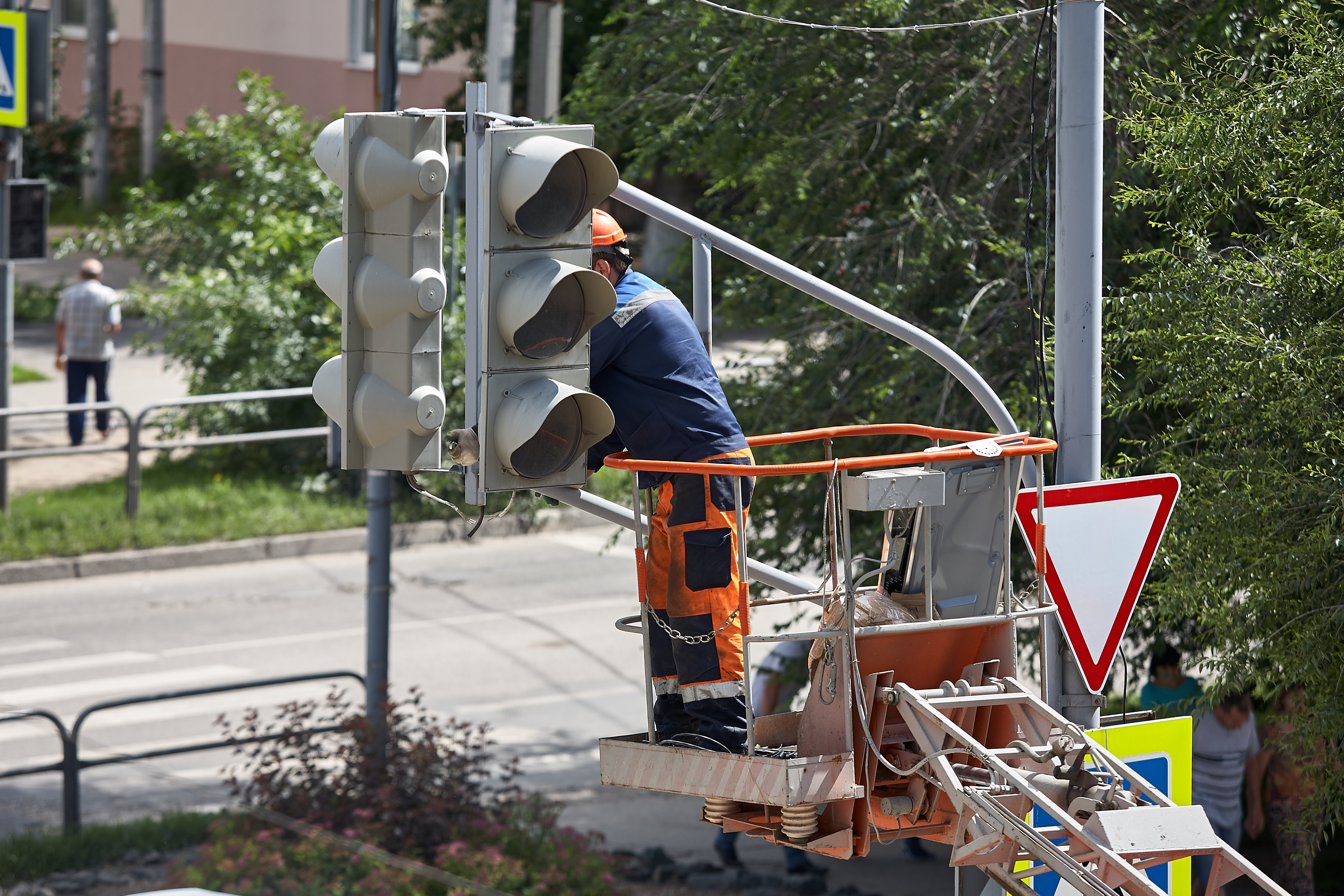 Miovision on your traffic signals – Don’t get caught holding the bill